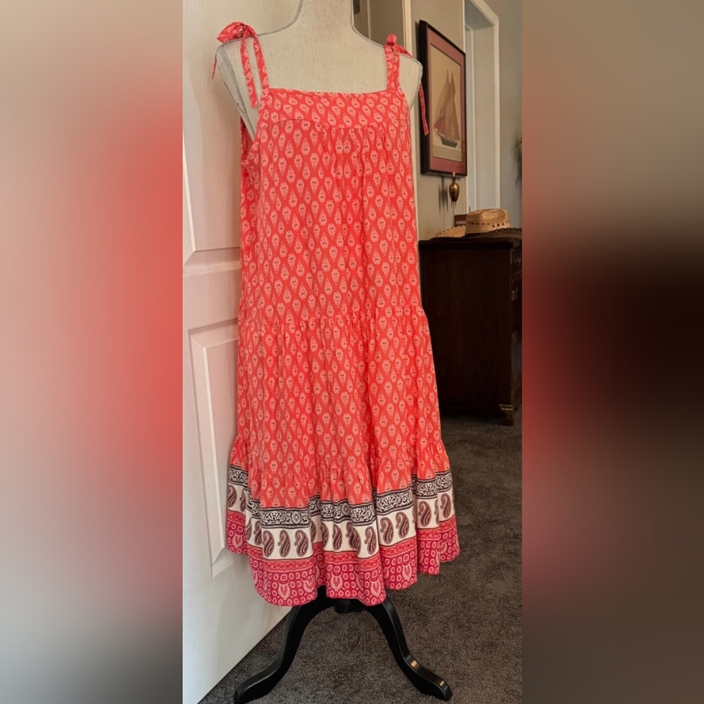 Red Sleeveless Patterned Dress